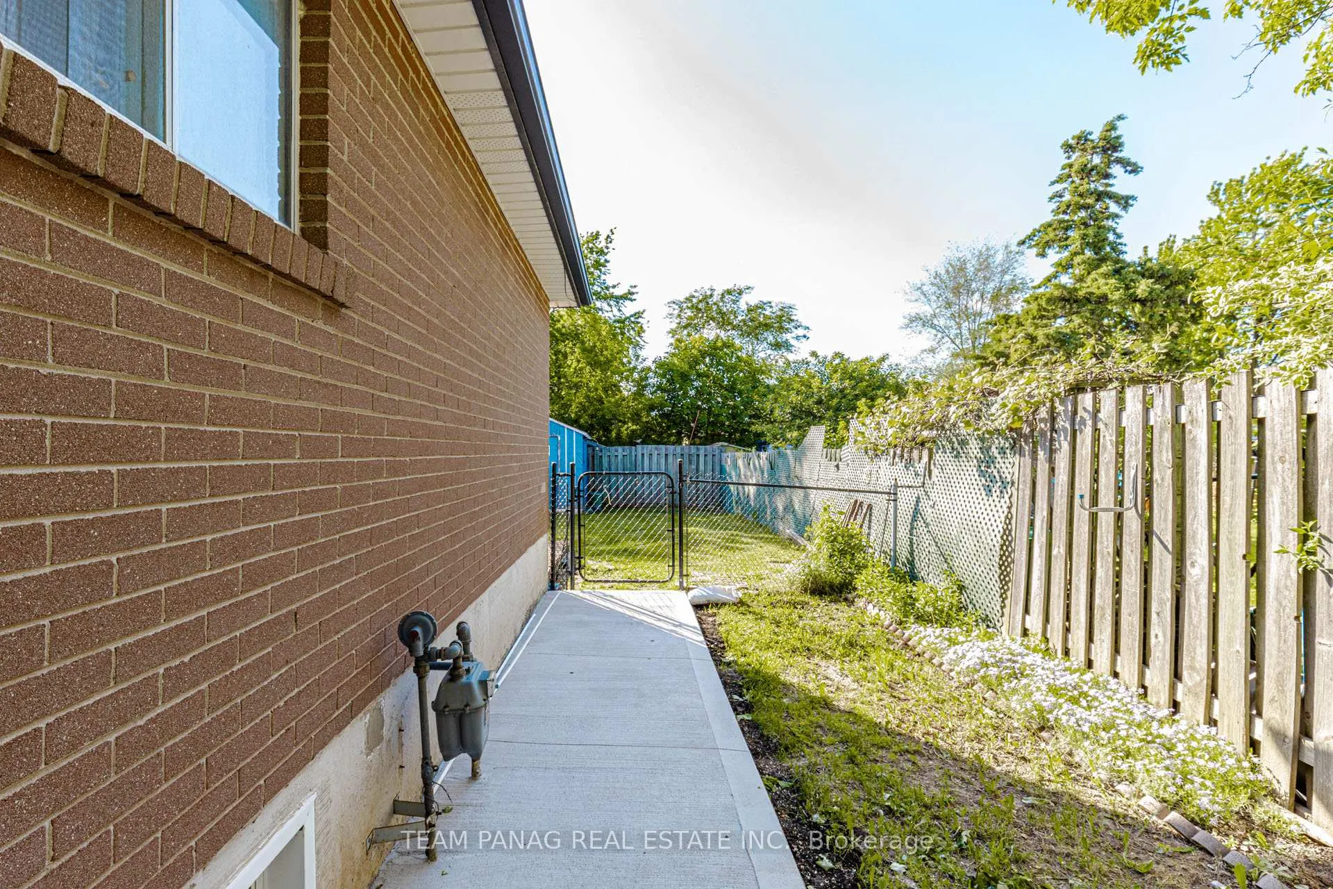 Photo 30 of 141 Fallingdale Crescent, Brampton, Southgate — HOMEH
