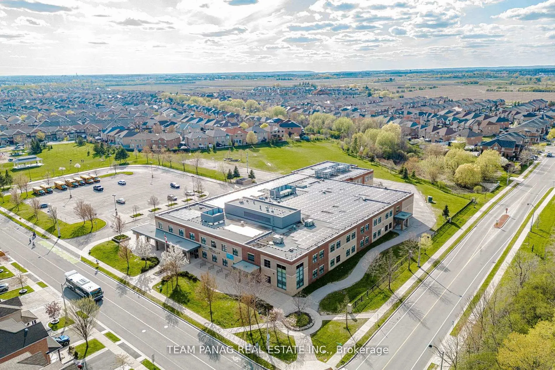Photo 37 of 141 Fallingdale Crescent, Brampton, Southgate — HOMEH
