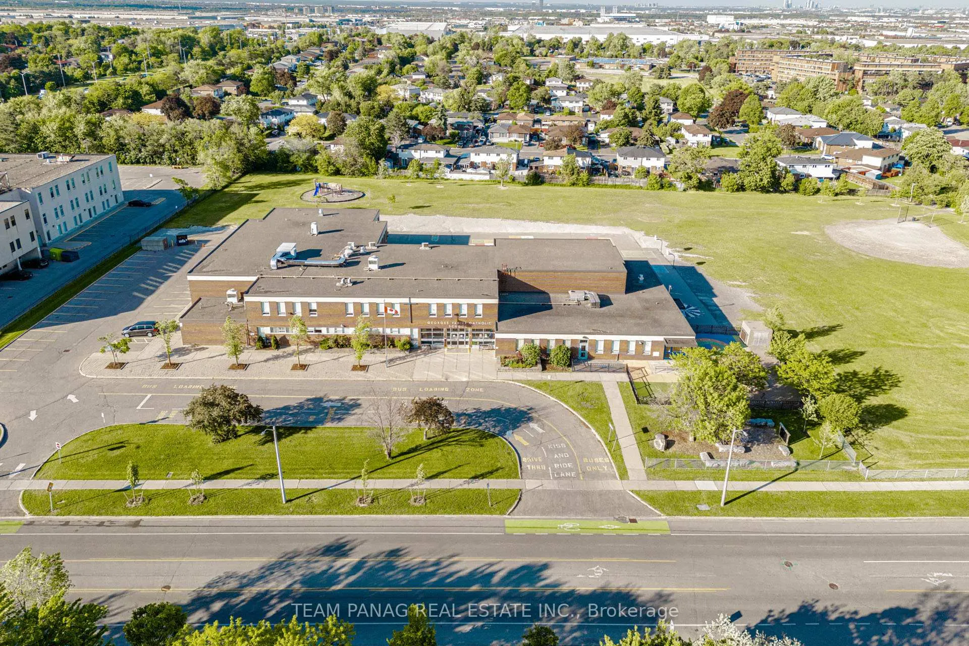 Photo 38 of 141 Fallingdale Crescent, Brampton, Southgate — HOMEH