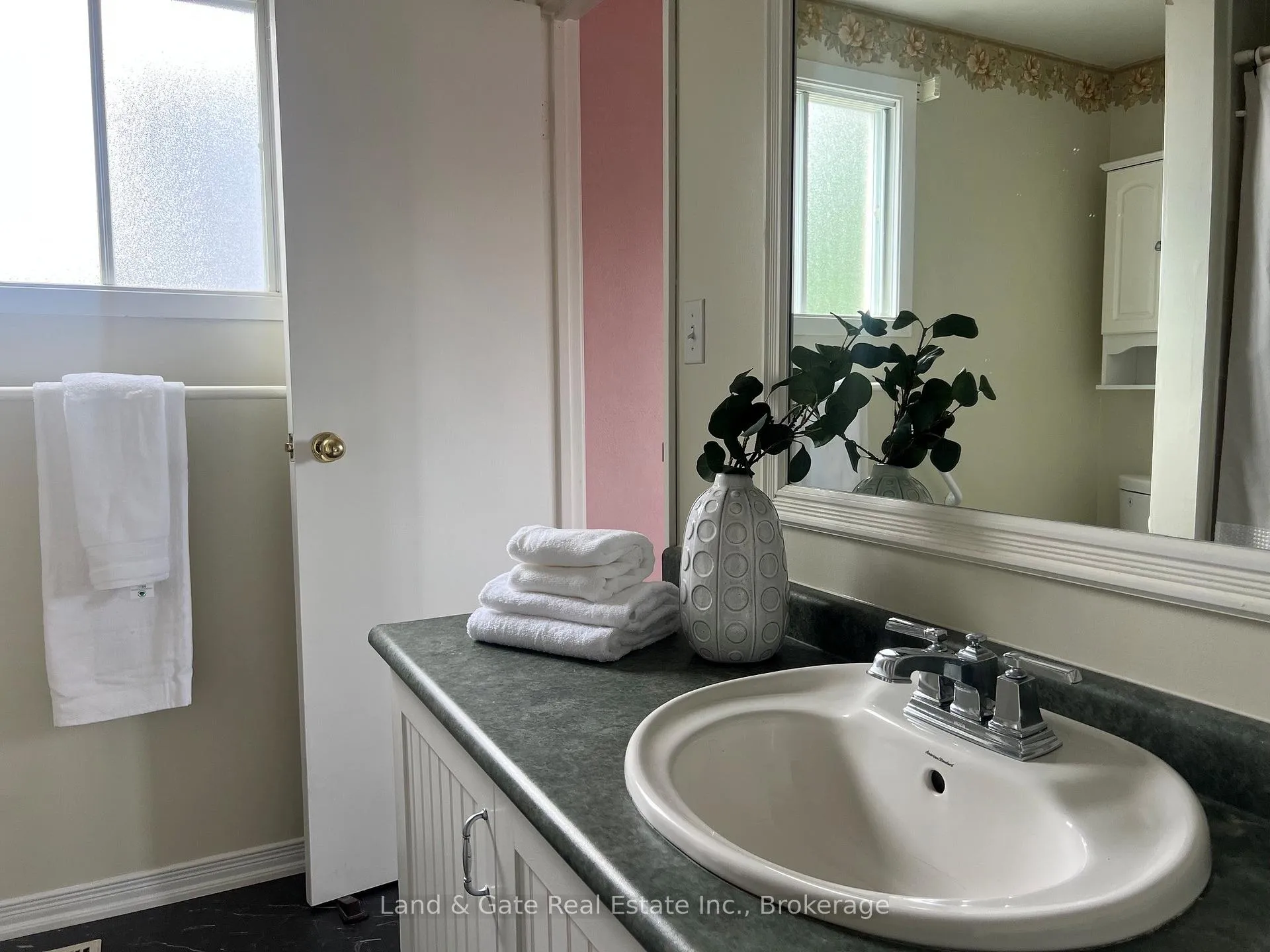 Photo 16 of 1286 Pinehurst Avenue, Oshawa, Donevan — HOMEH