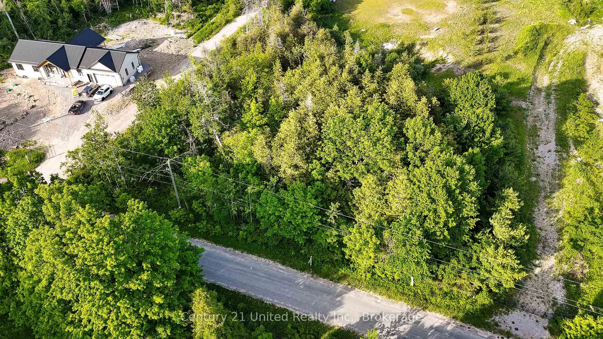 Photo 2 of 833 Iron Woods Dr Part 1, Douro-Dummer — HOMEH
