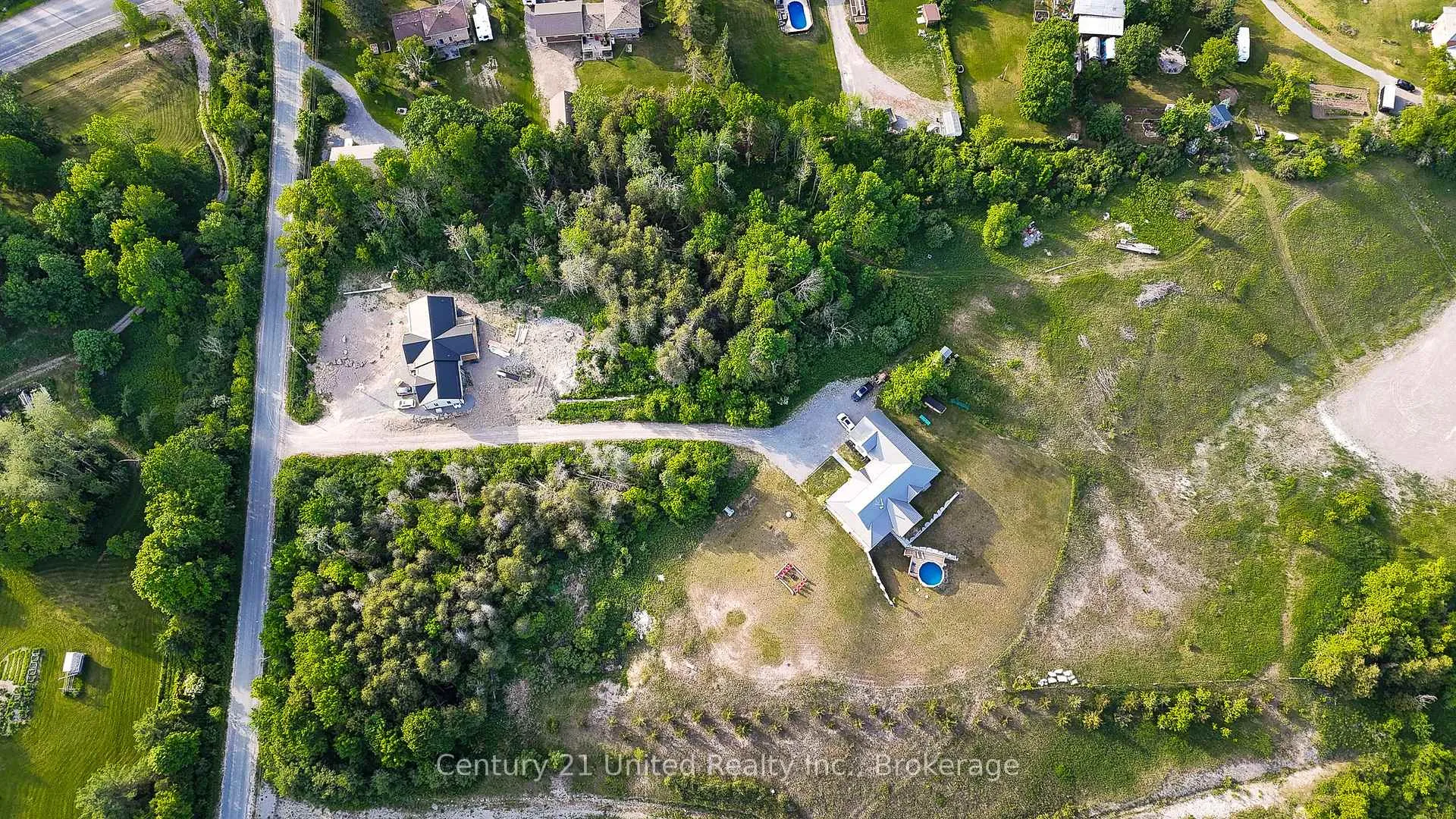 Photo 4 of 833 Iron Woods Dr Part 1, Douro-Dummer — HOMEH