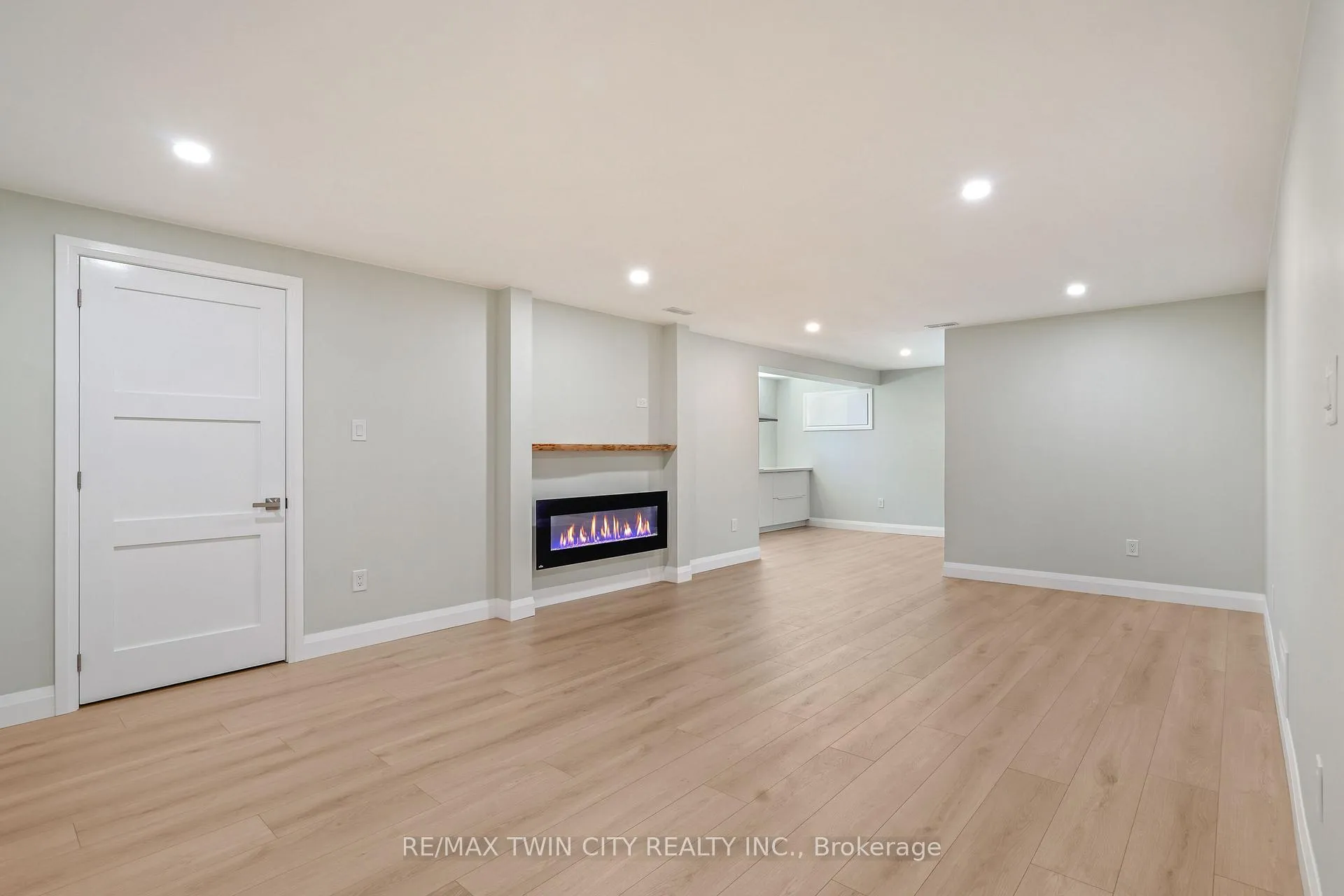 Photo 30 of 33 Tanglewood Terrace, Brantford, Brier Park — HOMEH