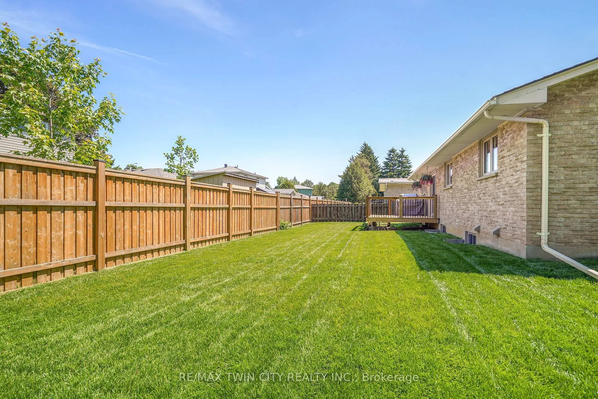 Photo 43 of 33 Tanglewood Terrace, Brantford, Brier Park — HOMEH