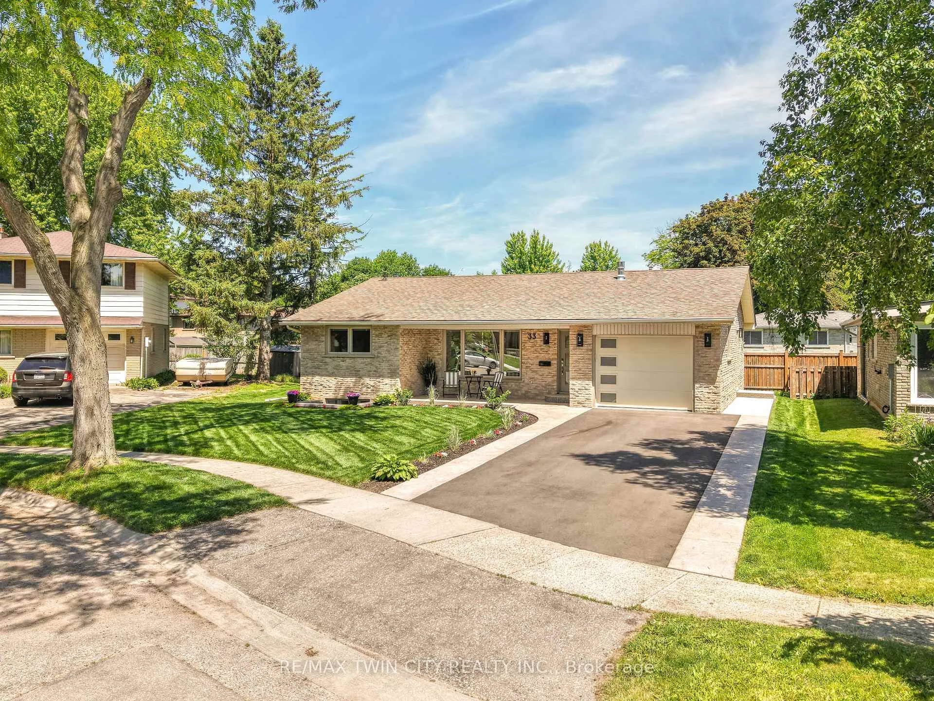 Photo 44 of 33 Tanglewood Terrace, Brantford, Brier Park — HOMEH