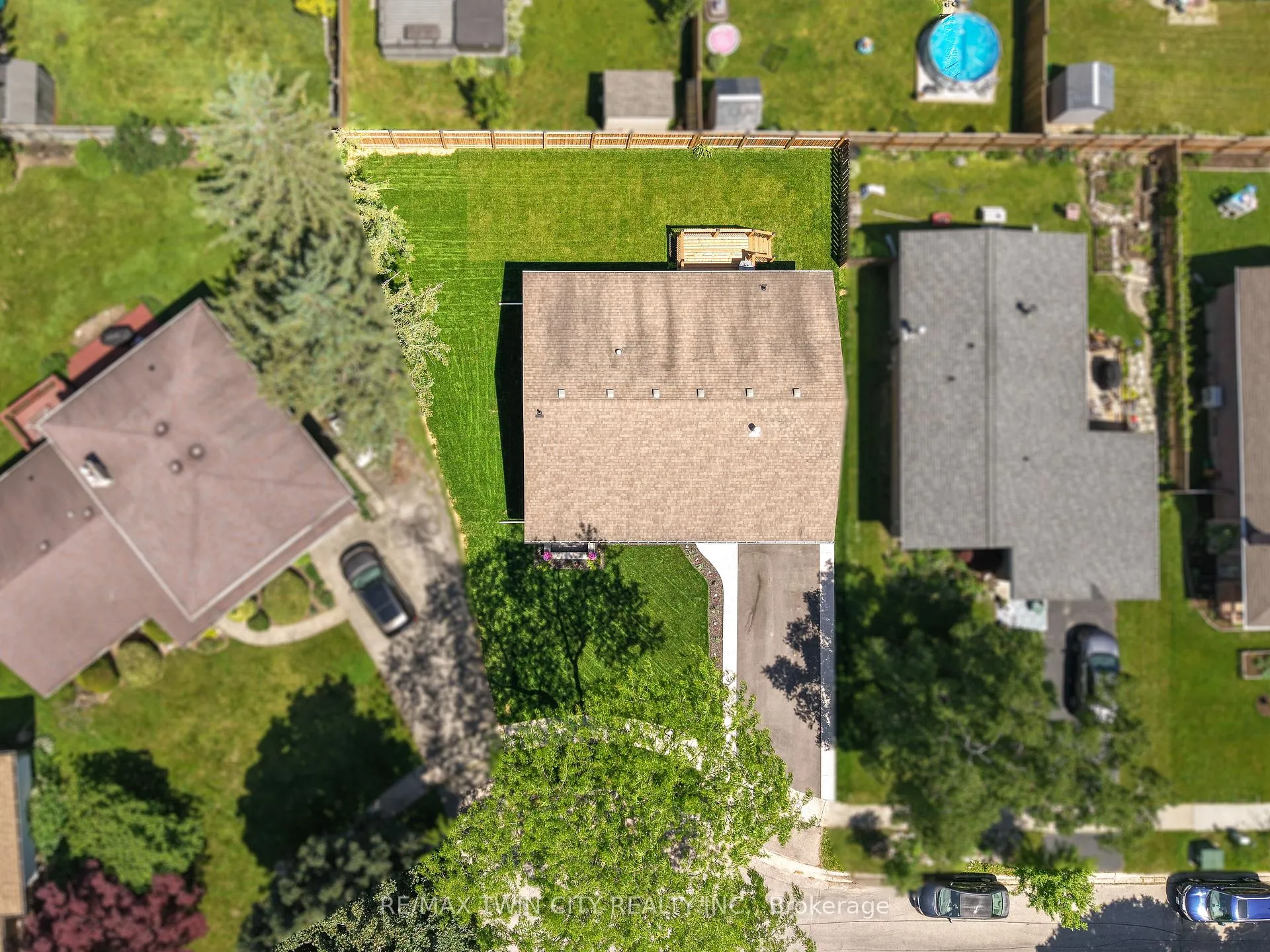 Photo 47 of 33 Tanglewood Terrace, Brantford, Brier Park — HOMEH