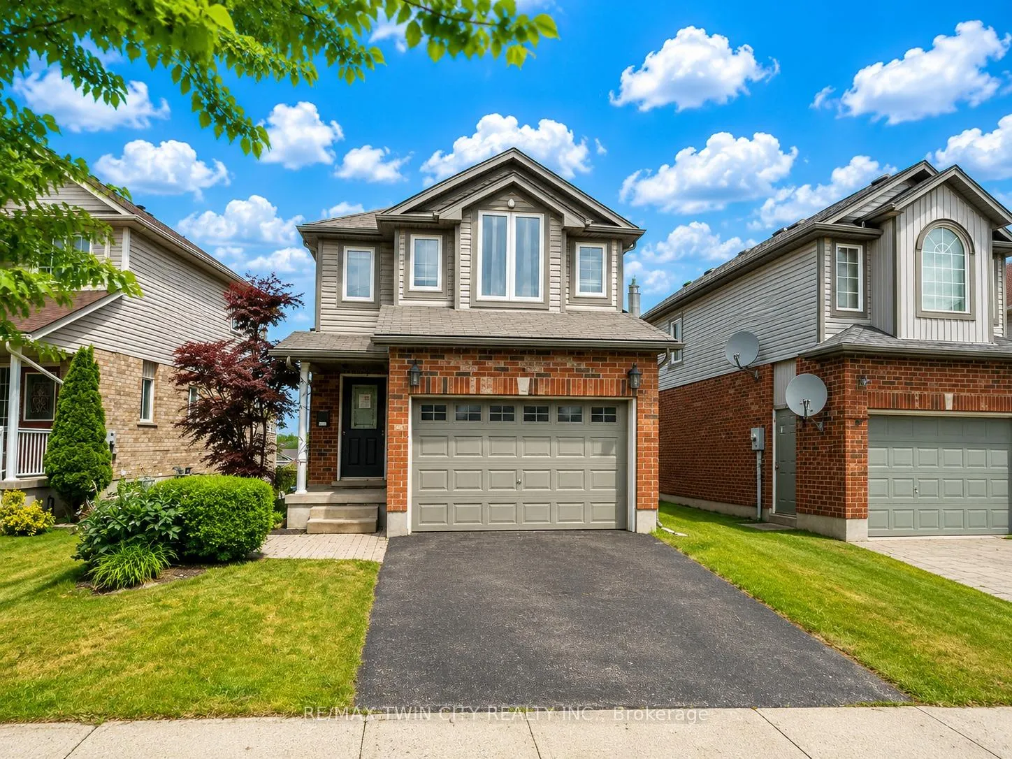 Photo 1 of 506 Activa Avenue, Kitchener, Larentian West — HOMEH