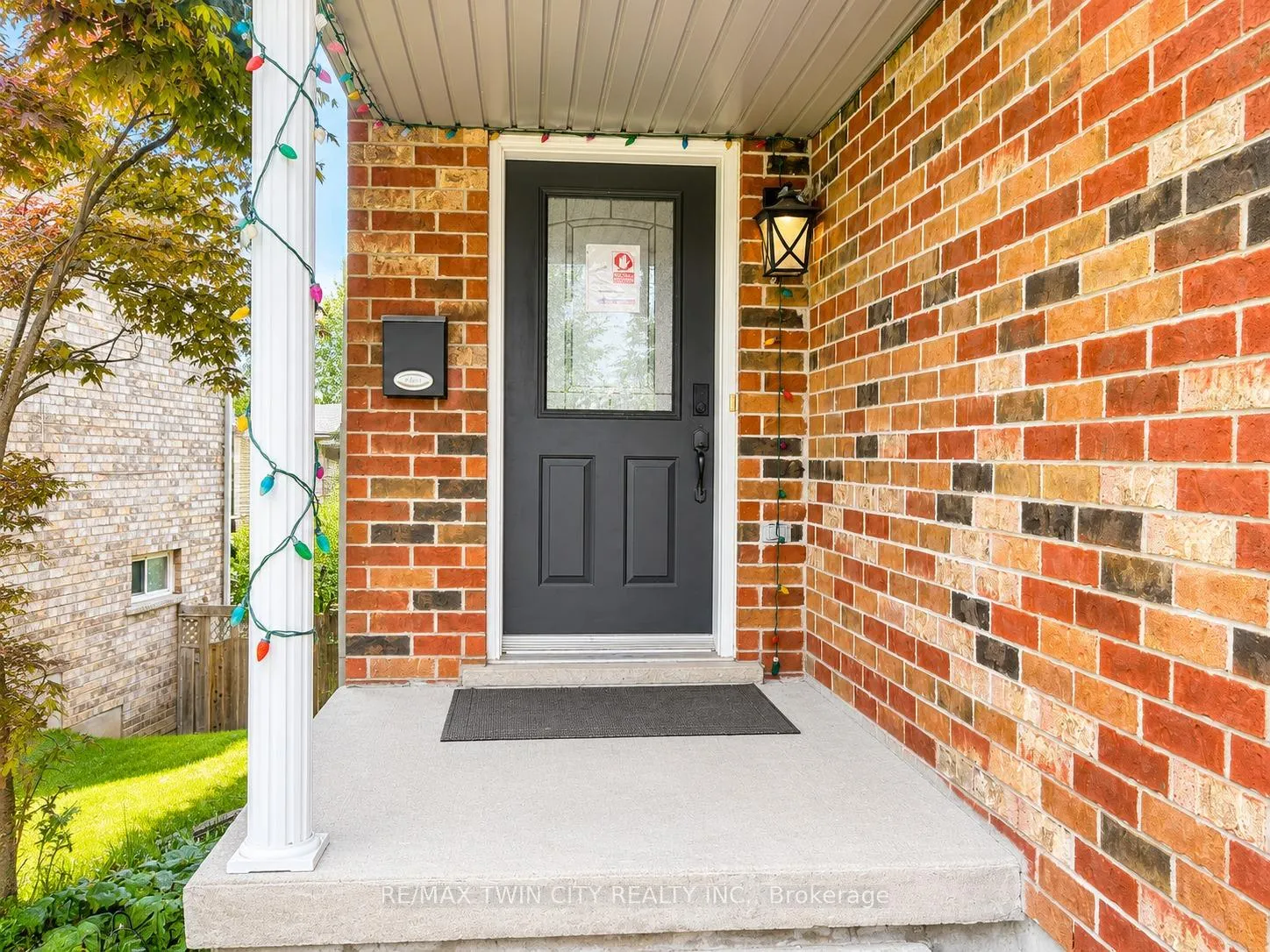 Photo 2 of 506 Activa Avenue, Kitchener, Larentian West — HOMEH