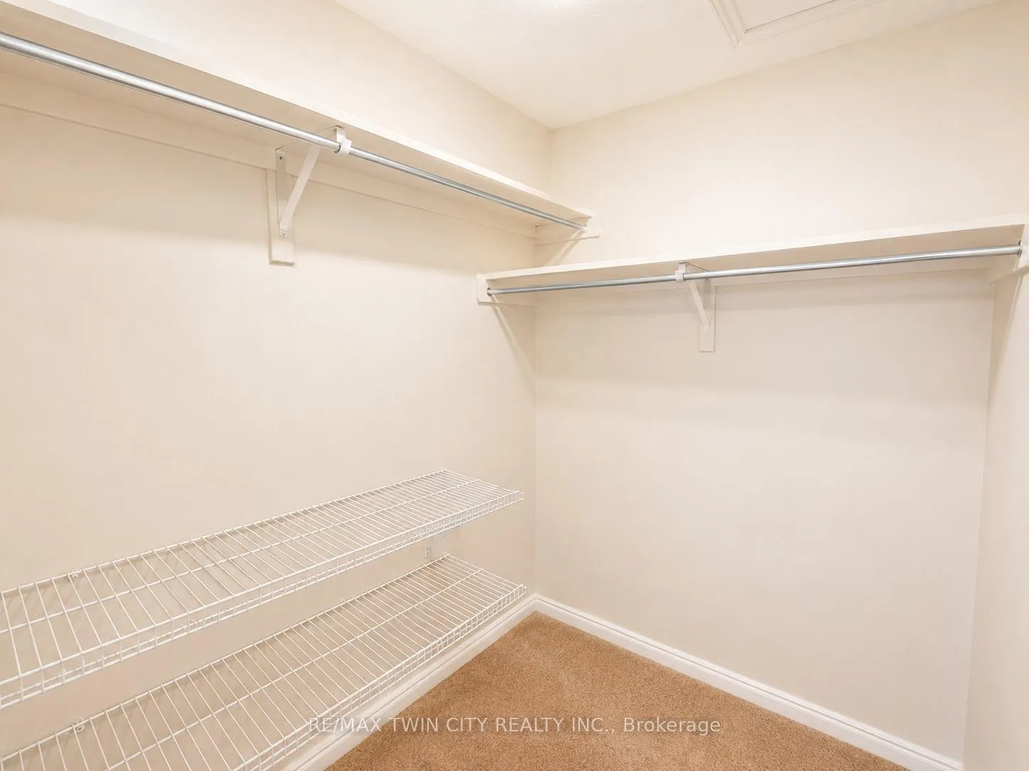 Photo 10 of 506 Activa Avenue, Kitchener, Larentian West — HOMEH