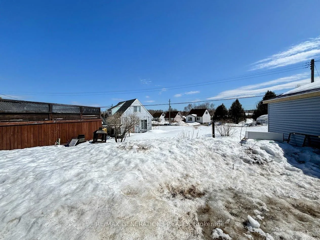 Photo 48 of 18 Swallow Drive, Manitouwadge, TB-73 — HOMEH