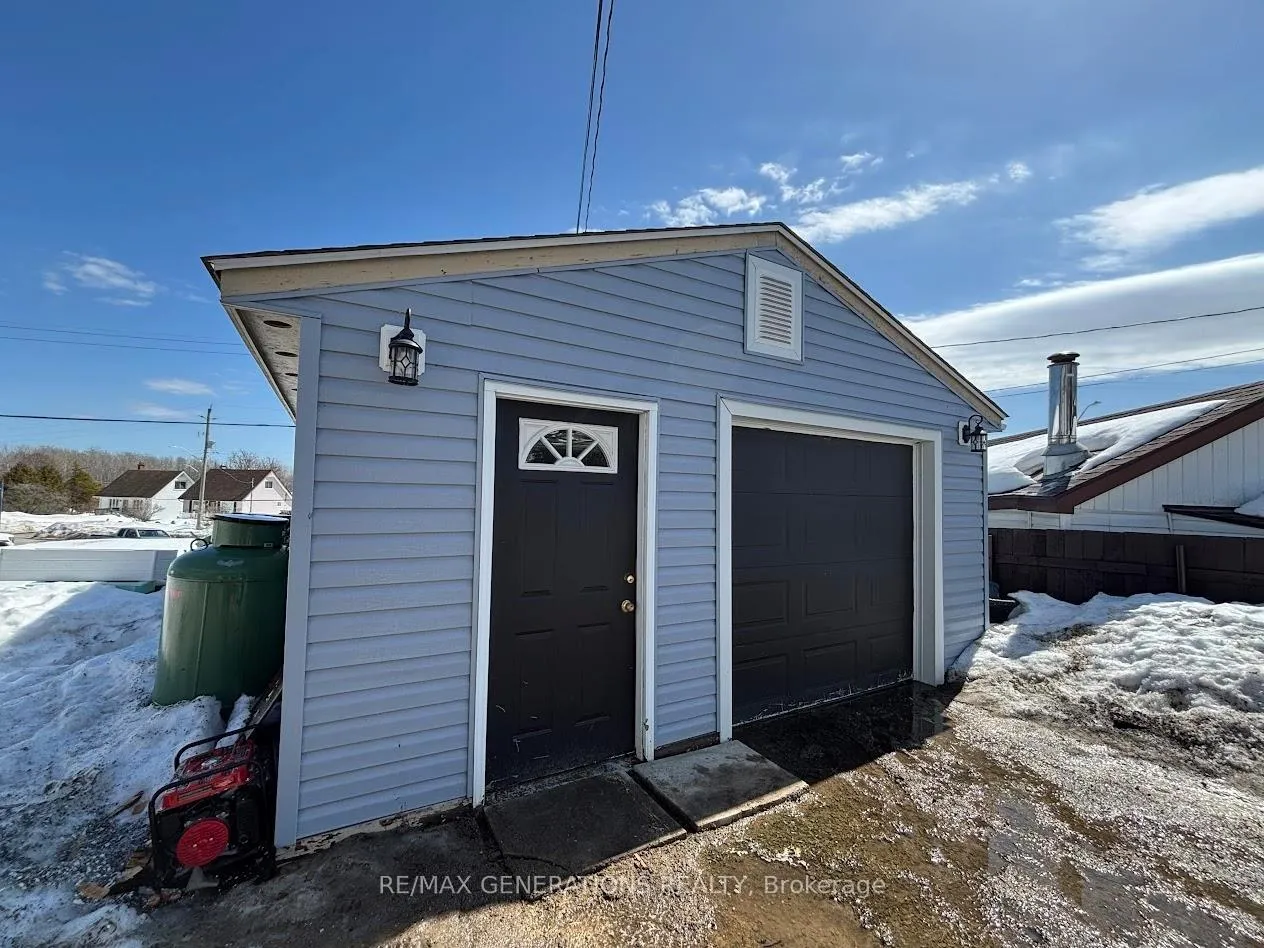 Photo 54 of 18 Swallow Drive, Manitouwadge, TB-73 — HOMEH