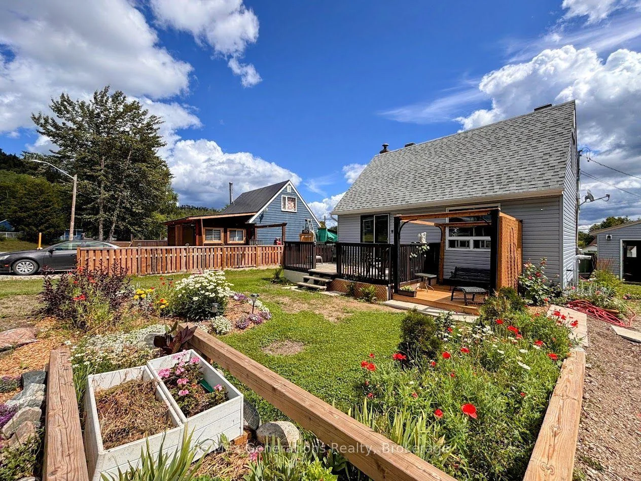 Photo 45 of 18 Swallow Drive, Manitouwadge, TB-73 — HOMEH
