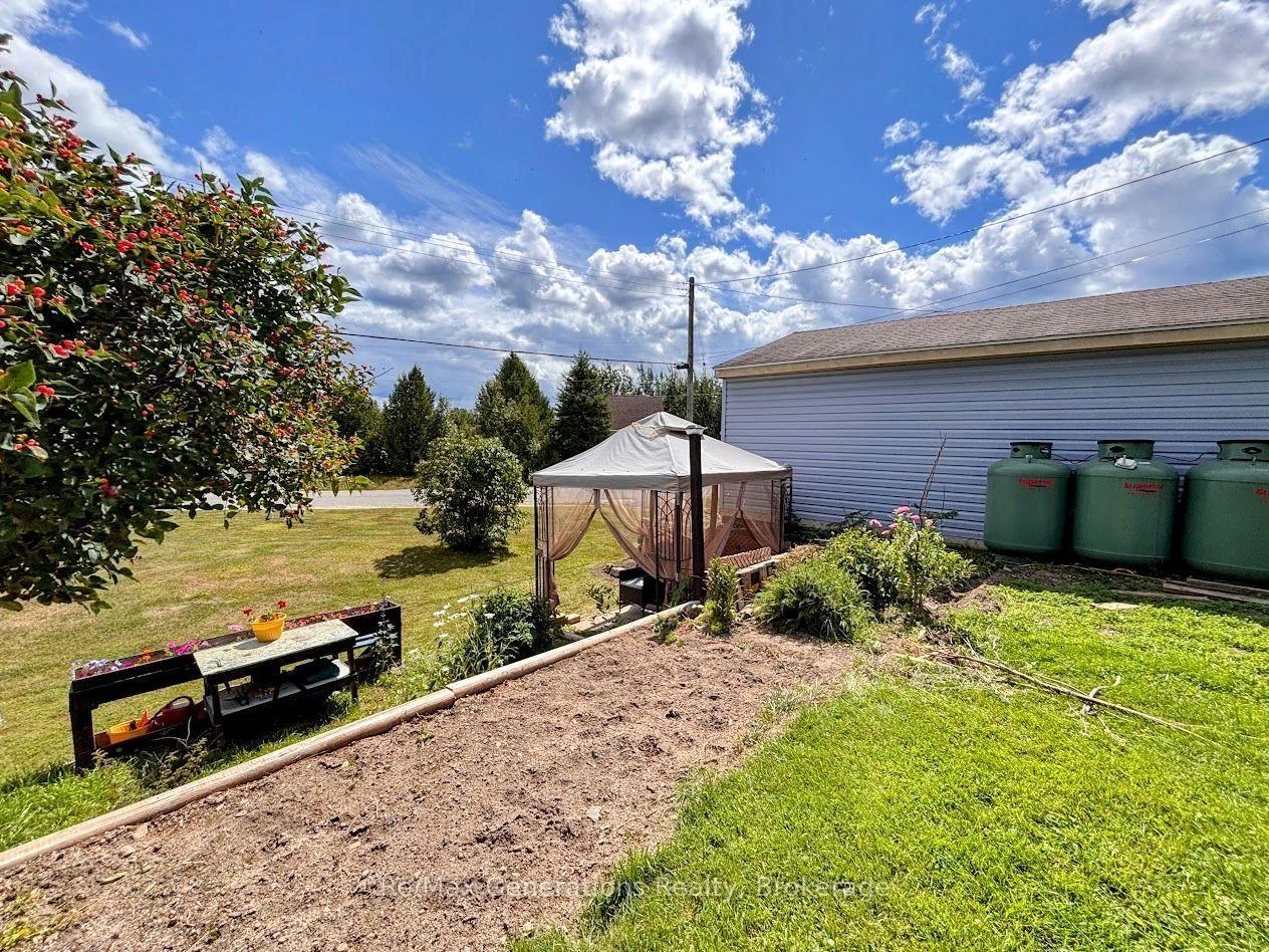 Photo 64 of 18 Swallow Drive, Manitouwadge, TB-73 — HOMEH