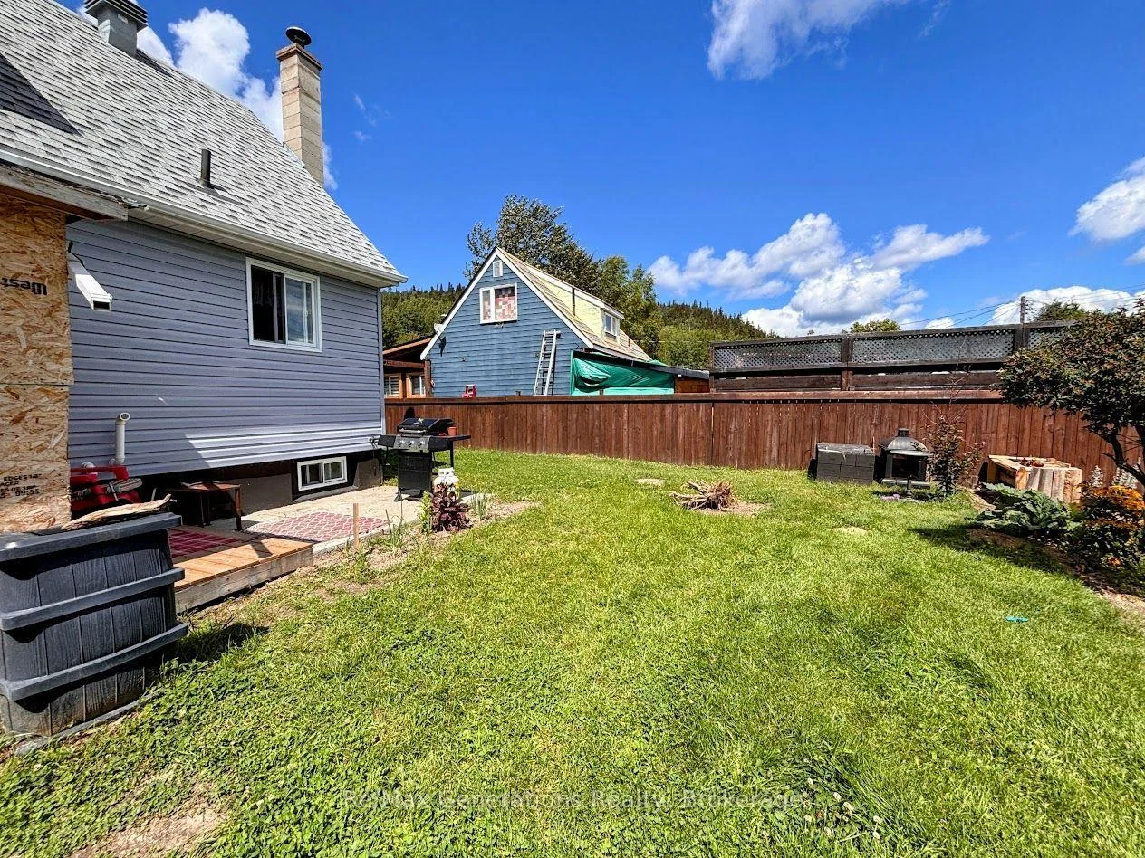 Photo 65 of 18 Swallow Drive, Manitouwadge, TB-73 — HOMEH