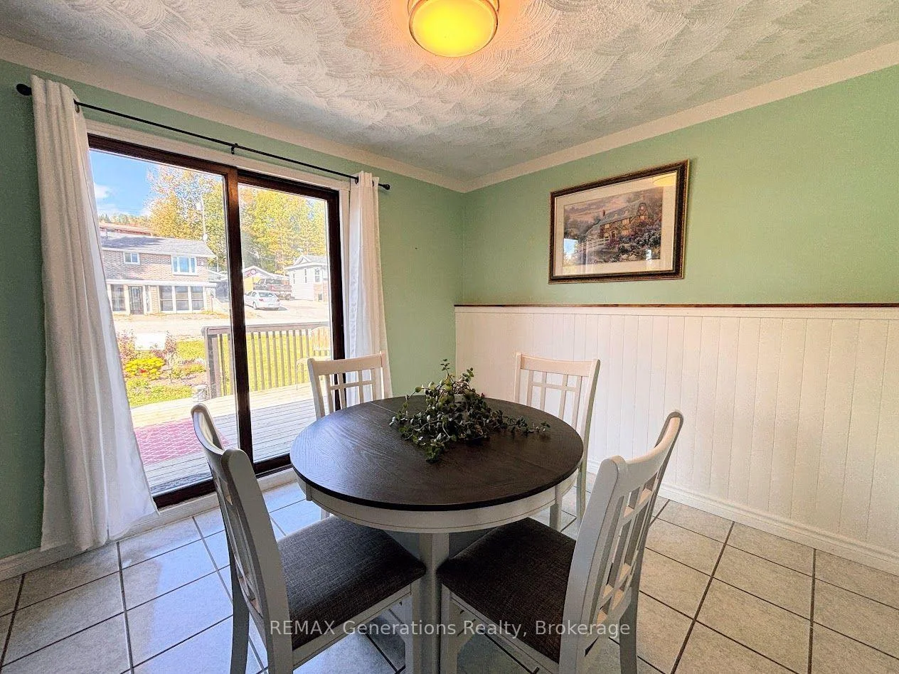 Photo 15 of 18 Swallow Drive, Manitouwadge, TB-73 — HOMEH