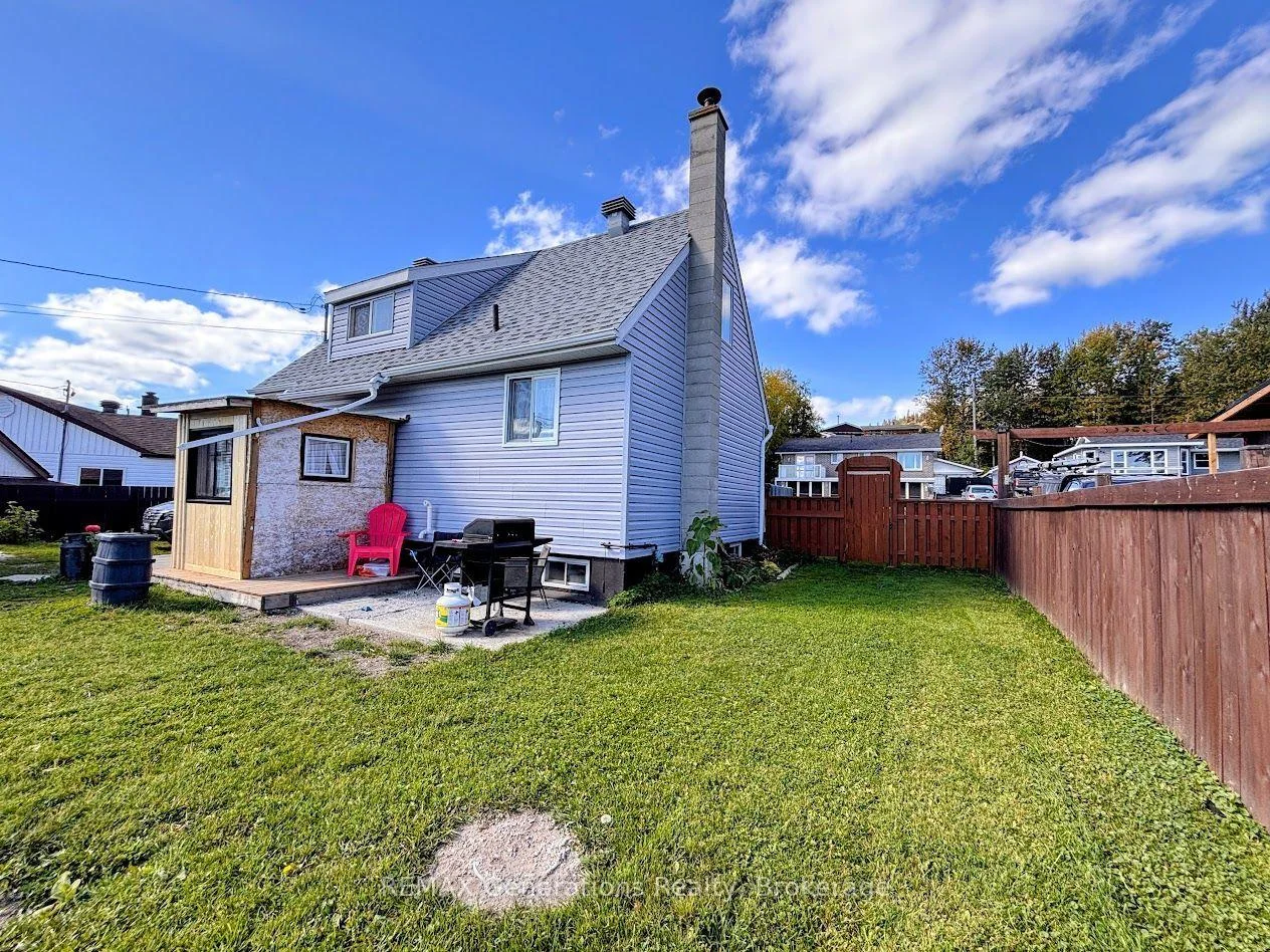 Photo 50 of 18 Swallow Drive, Manitouwadge, TB-73 — HOMEH