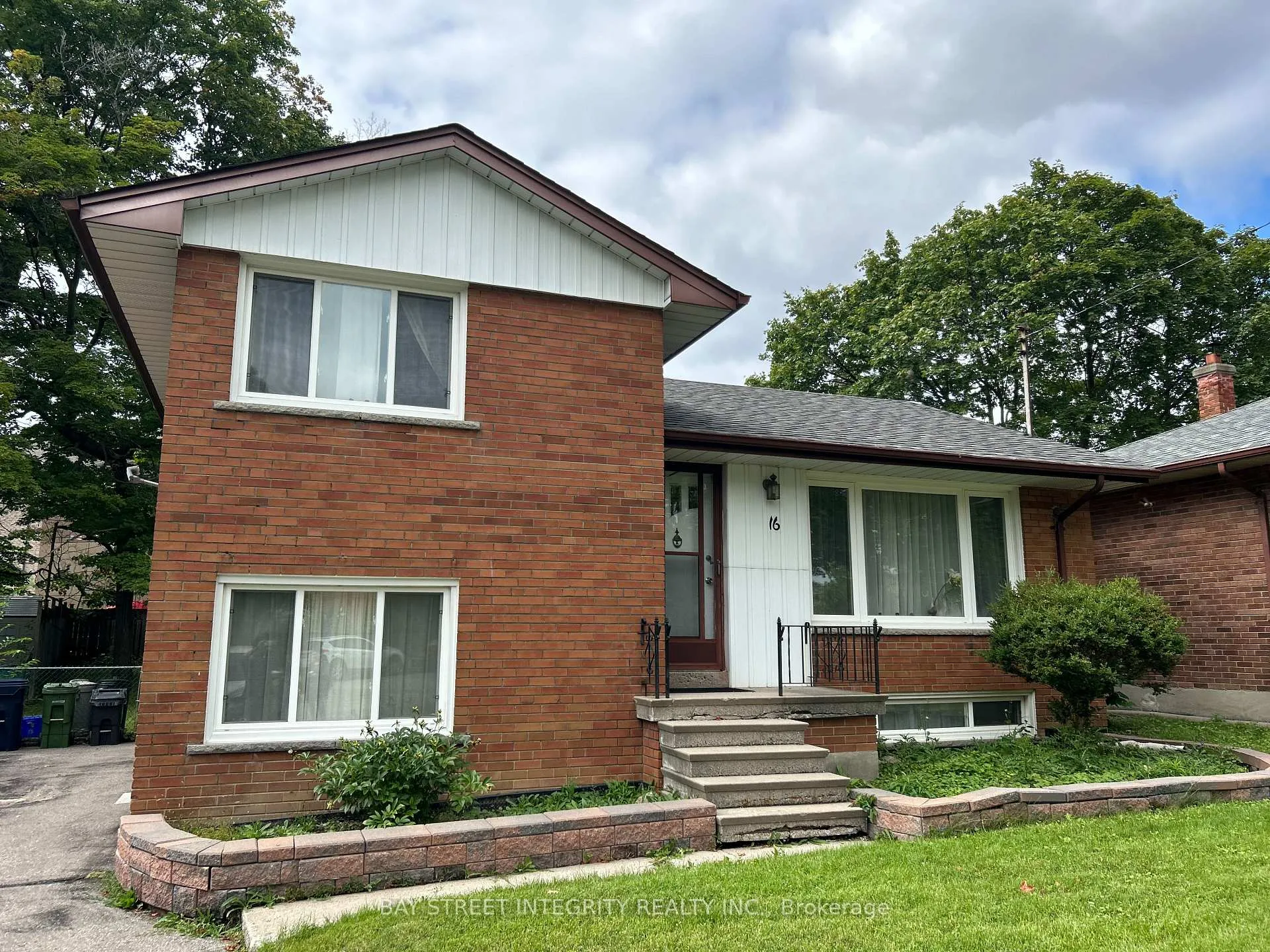 Photo 1 of 16 Highhill Drive, Scarborough, Tam O'Shanter-Sullivan — HOMEH