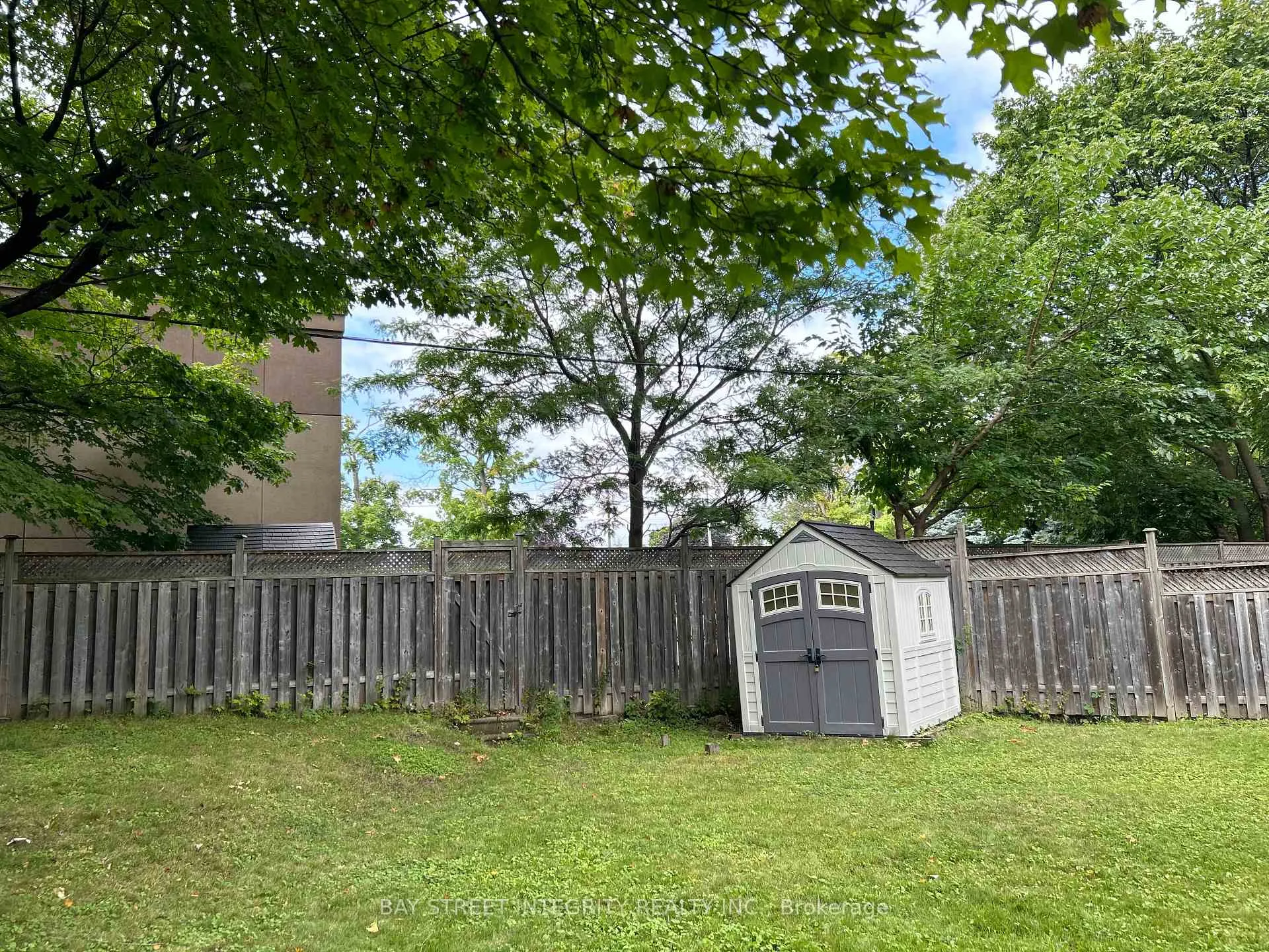 Photo 3 of 16 Highhill Drive, Scarborough, Tam O'Shanter-Sullivan — HOMEH