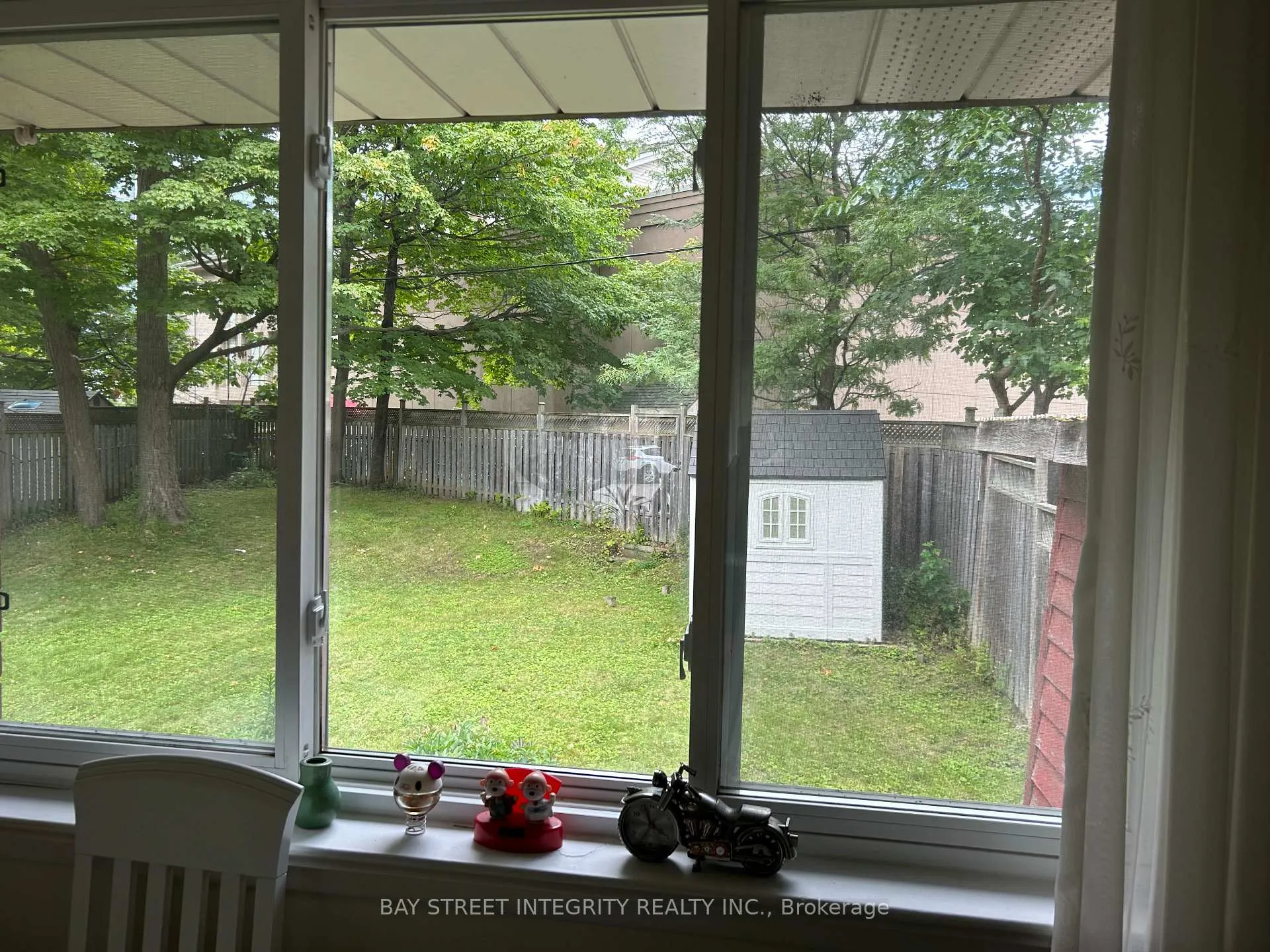 Photo 4 of 16 Highhill Drive, Scarborough, Tam O'Shanter-Sullivan — HOMEH