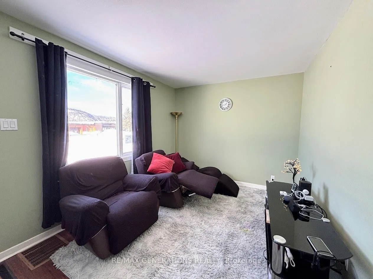 Photo 4 of 16 Wenonah Drive, Manitouwadge, TB-73 — HOMEH