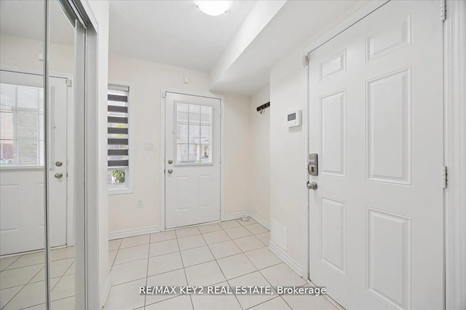 Photo 4 of 2417 Fall Harvest Crescent, Pickering, Rural Pickering — HOMEH