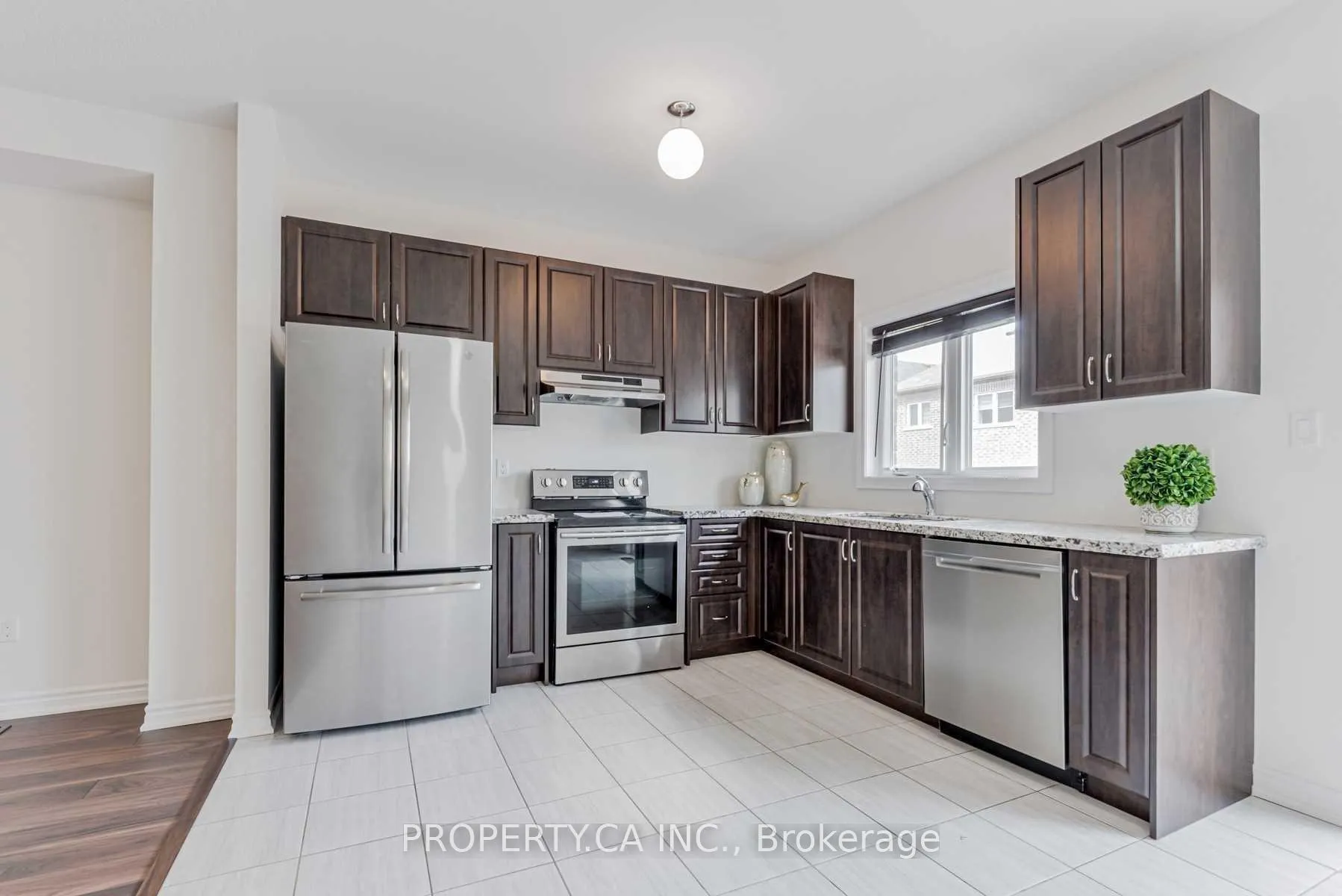 Photo 11 of 1277 Peelar Crescent, Innisfil, Lefroy — HOMEH