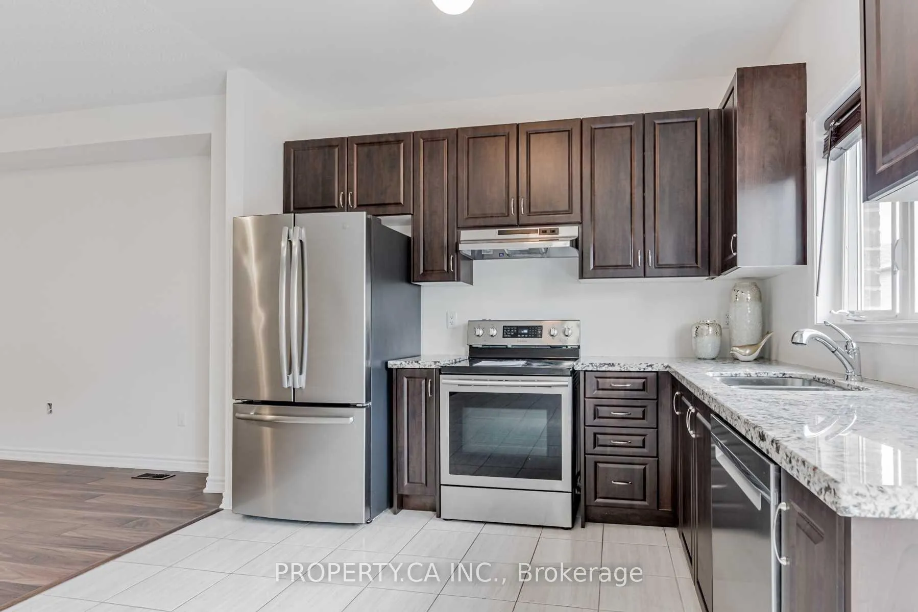 Photo 12 of 1277 Peelar Crescent, Innisfil, Lefroy — HOMEH