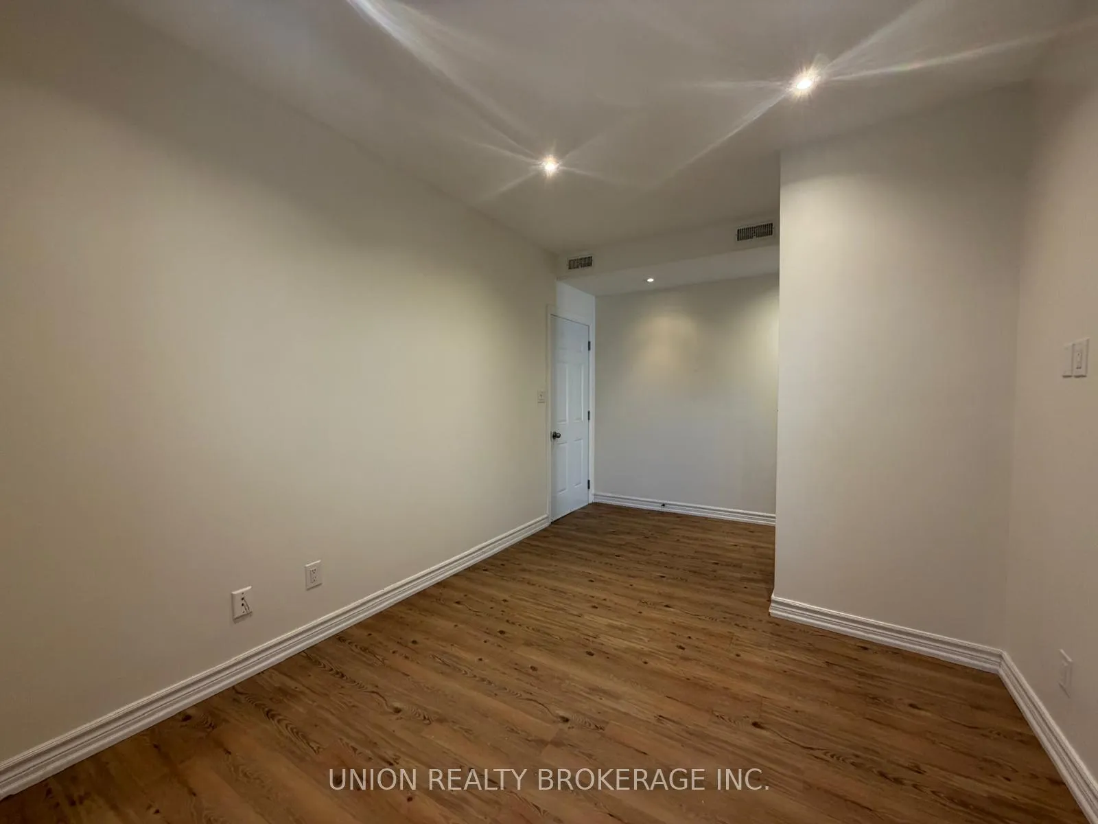 Photo 6 of Unit 7, 85 Beech Avenue, Toronto, The Beaches — HOMEH