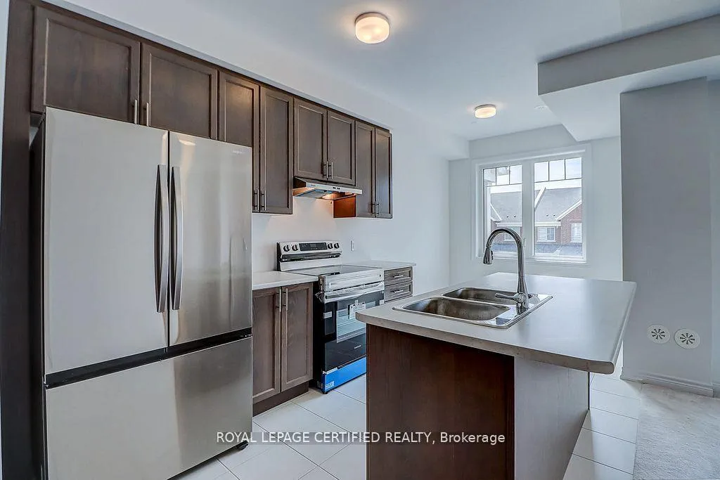 Photo 11 of 2013 Cameron Lott Crescent, Oshawa, Kedron — HOMEH