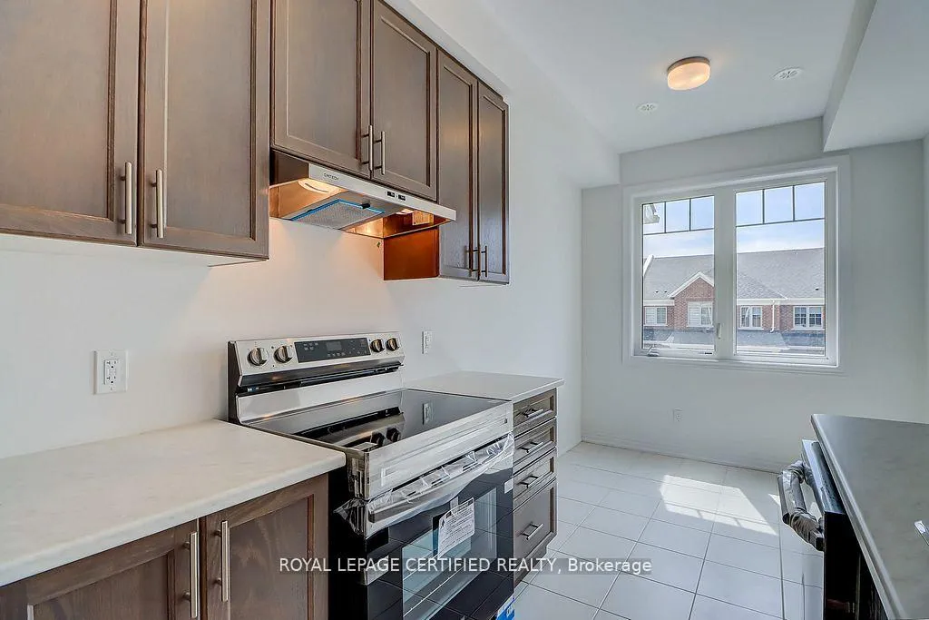Photo 14 of 2013 Cameron Lott Crescent, Oshawa, Kedron — HOMEH