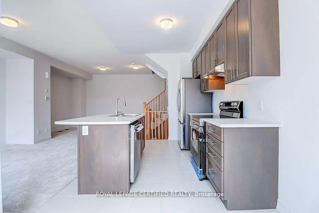 Photo 15 of 2013 Cameron Lott Crescent, Oshawa, Kedron — HOMEH