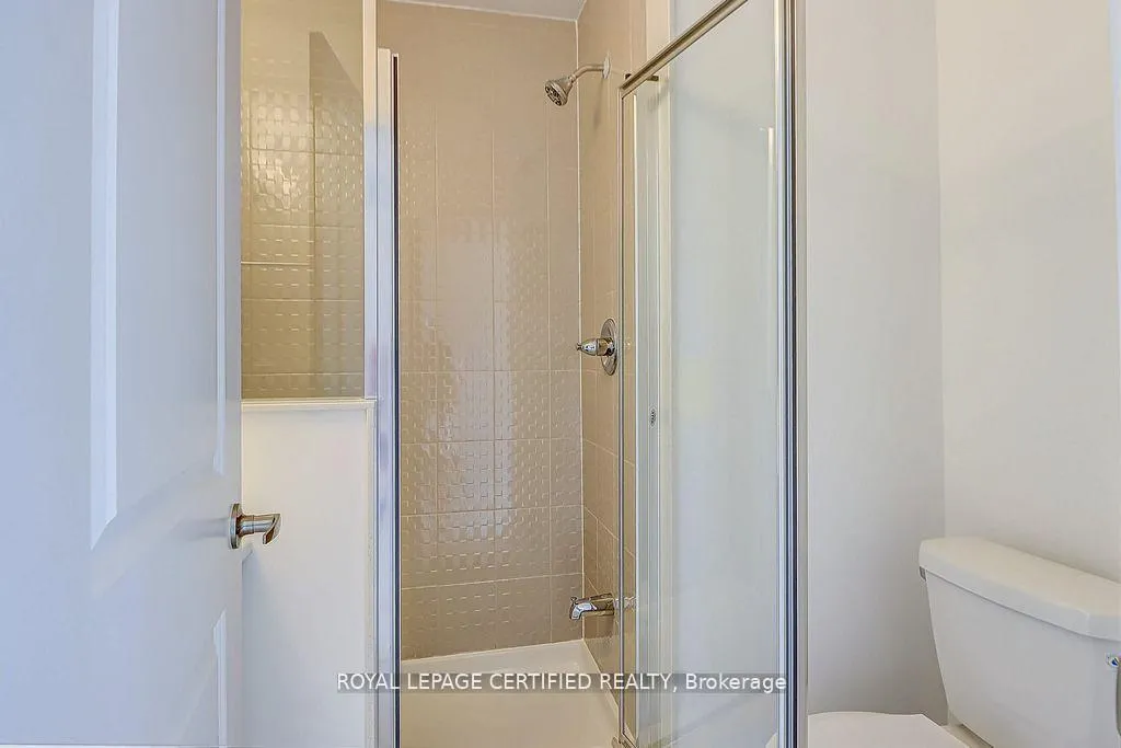 Photo 29 of 2013 Cameron Lott Crescent, Oshawa, Kedron — HOMEH