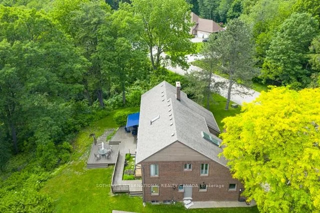 Photo 3 of 20 Ridgeview Court, Hamilton, Ancaster — HOMEH