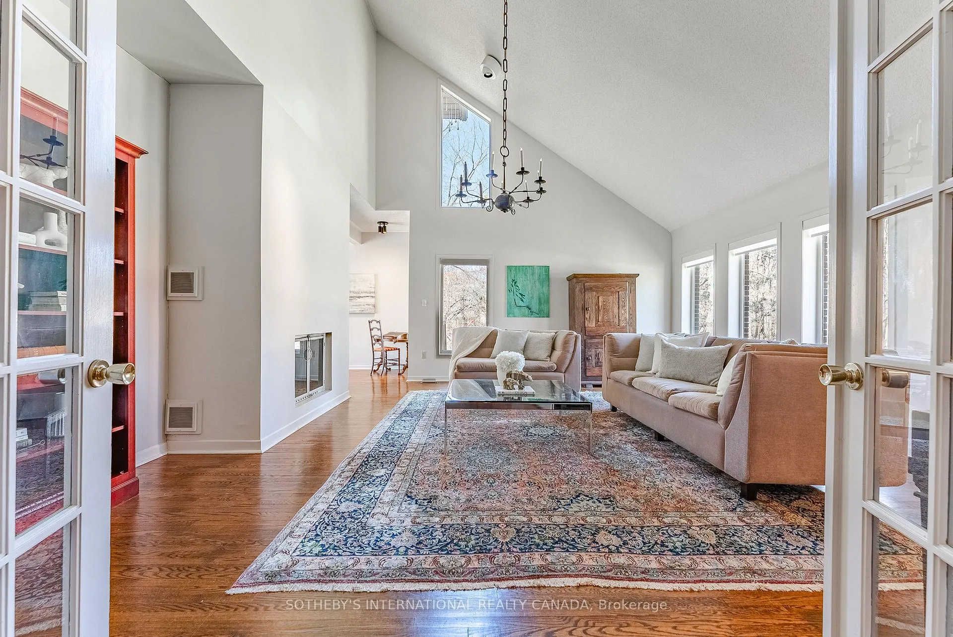 Photo 5 of 20 Ridgeview Court, Hamilton, Ancaster — HOMEH