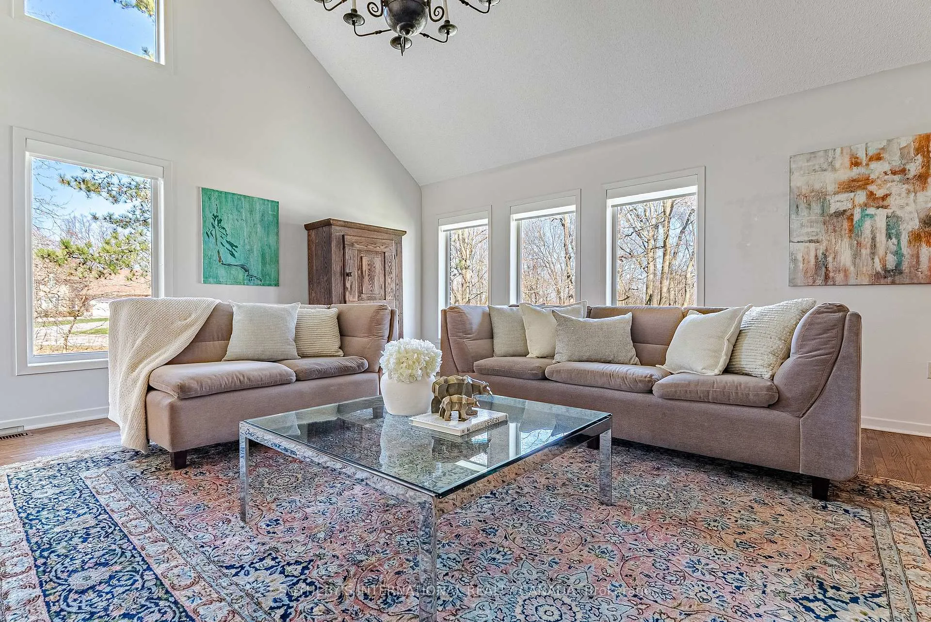 Photo 7 of 20 Ridgeview Court, Hamilton, Ancaster — HOMEH