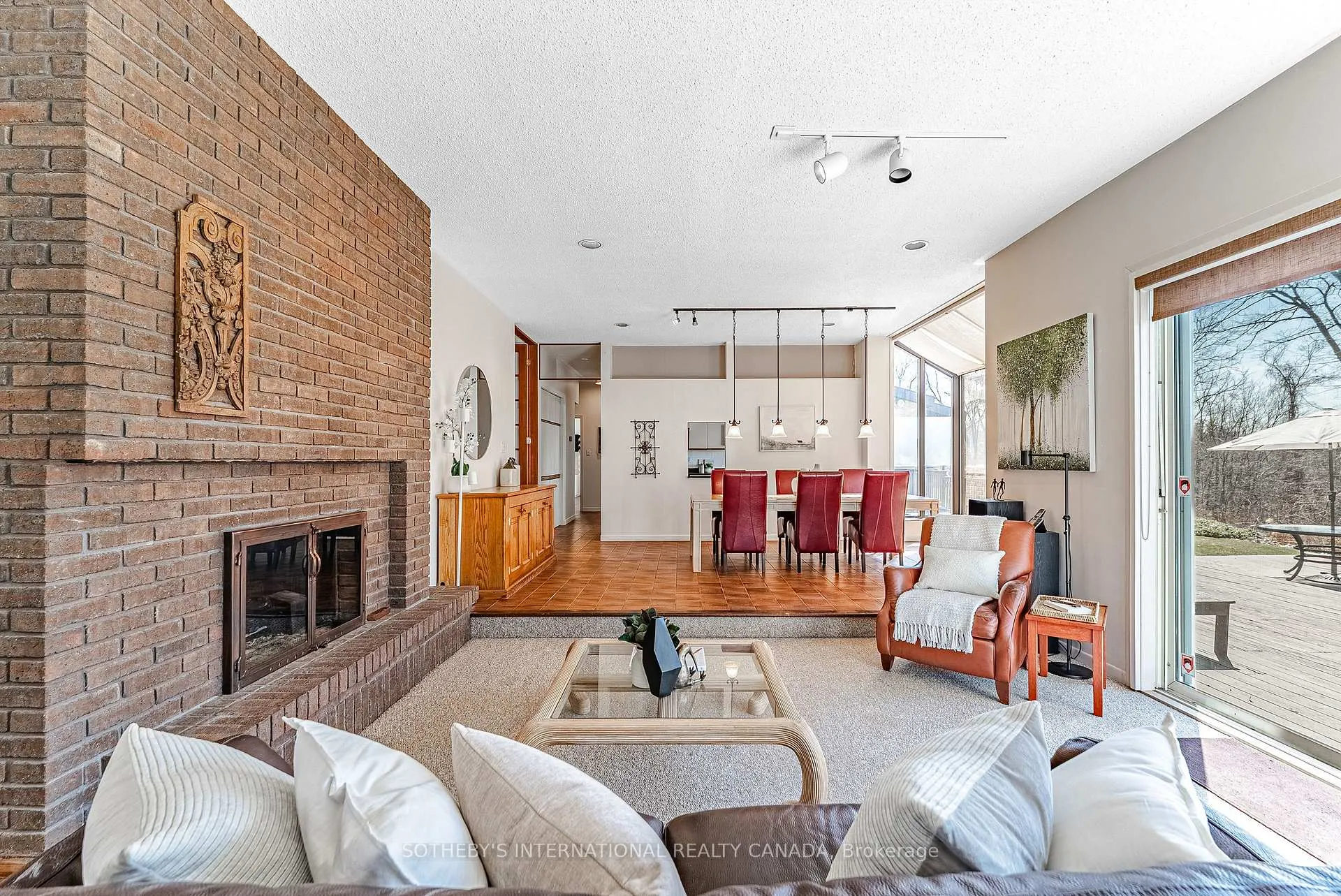 Photo 8 of 20 Ridgeview Court, Hamilton, Ancaster — HOMEH