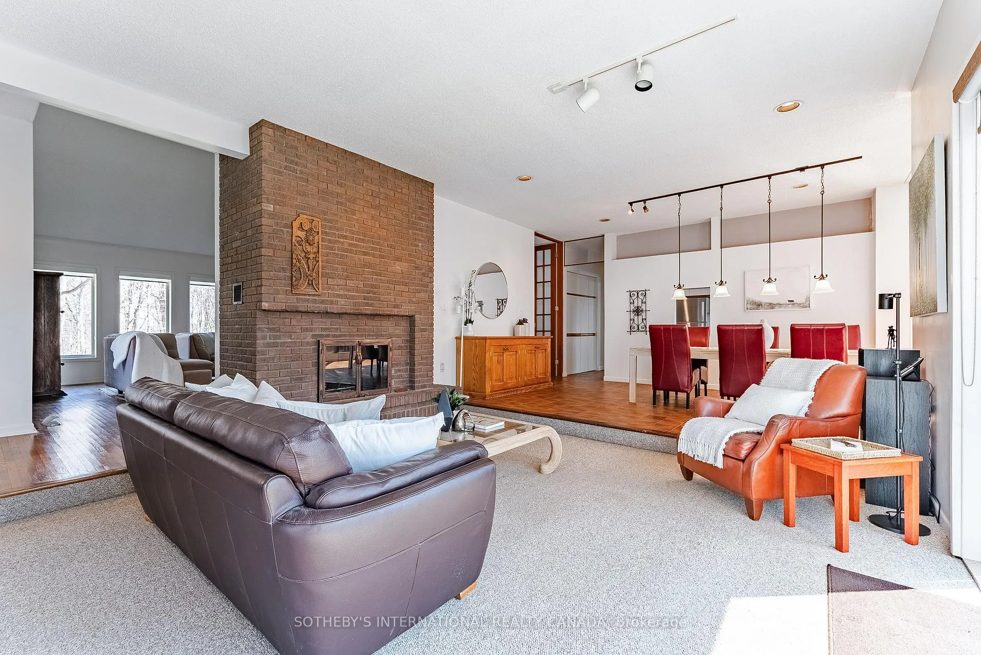 Photo 11 of 20 Ridgeview Court, Hamilton, Ancaster — HOMEH