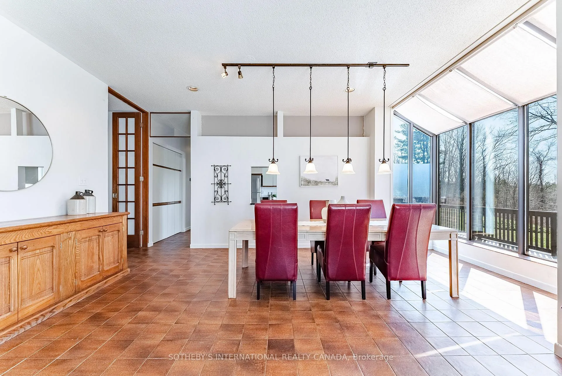 Photo 12 of 20 Ridgeview Court, Hamilton, Ancaster — HOMEH