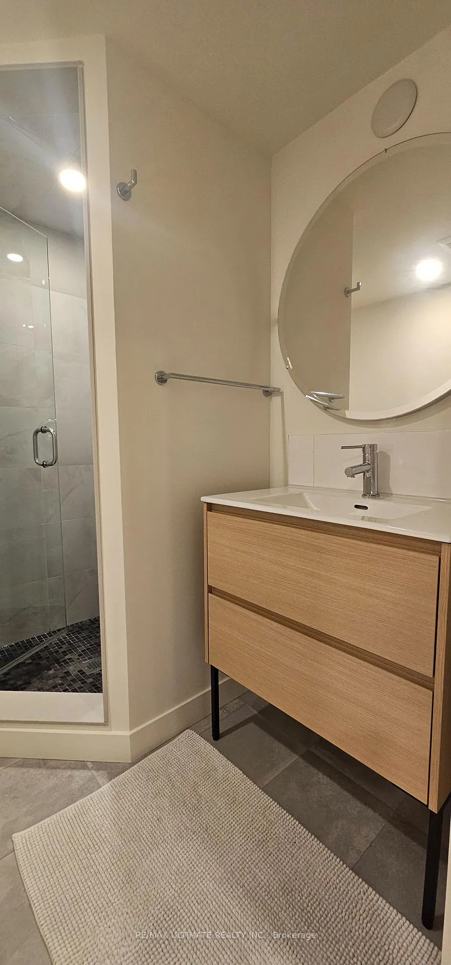 Photo 16 of Unit Basement, 539 Rustic Road, North York, Maple Leaf — HOMEH