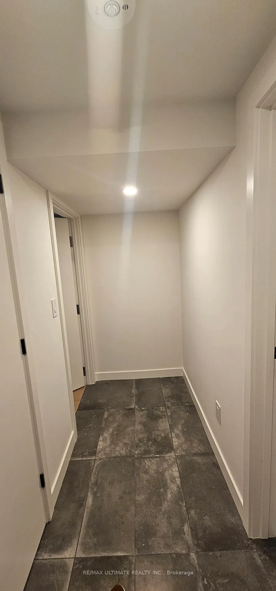 Photo 18 of Unit Basement, 539 Rustic Road, North York, Maple Leaf — HOMEH