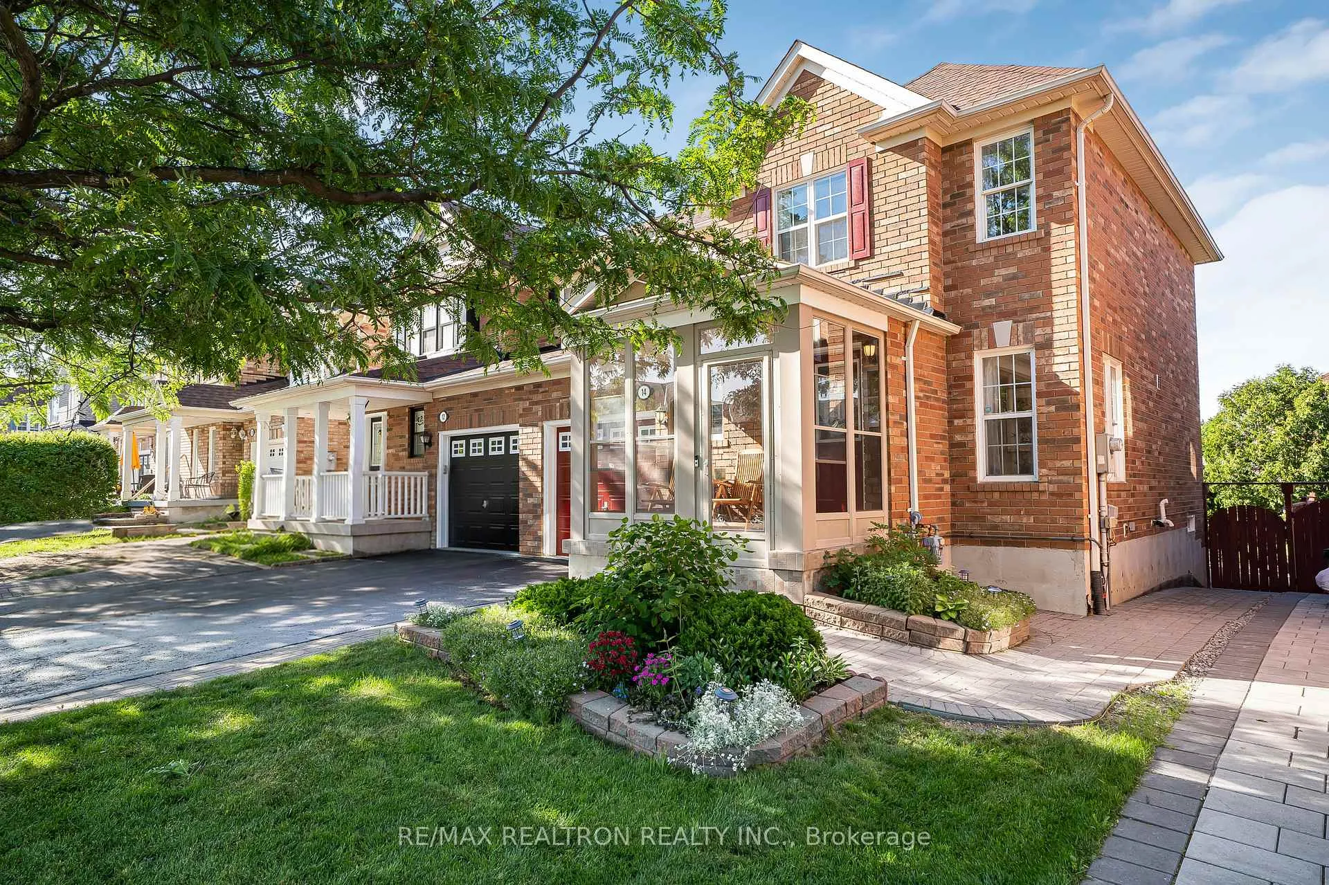 Front of 14 Pinoak Street