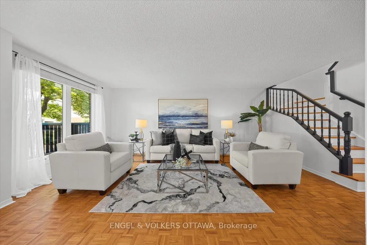 Photo 4 of 34 Viewpointe Private, Ottawa, Mooneys Bay/Riverside Park — HOMEH