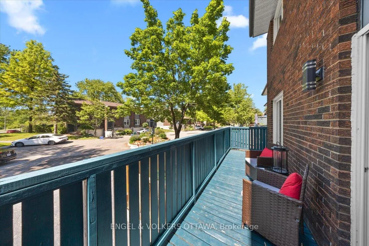 Photo 7 of 34 Viewpointe Private, Ottawa, Mooneys Bay/Riverside Park — HOMEH