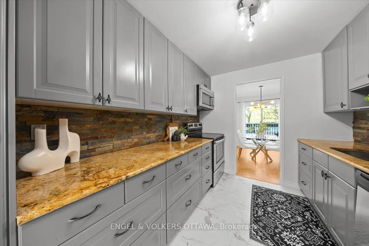 Photo 11 of 34 Viewpointe Private, Ottawa, Mooneys Bay/Riverside Park — HOMEH