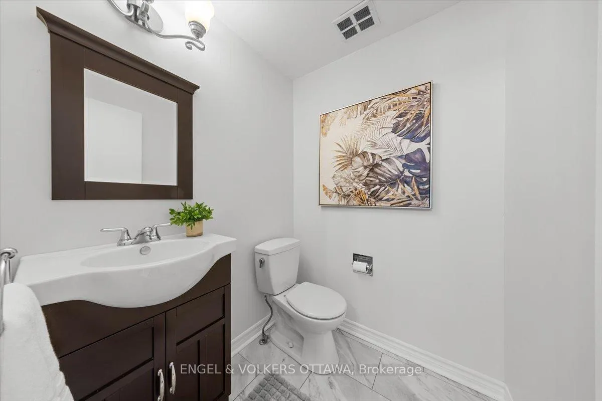 Photo 14 of 34 Viewpointe Private, Ottawa, Mooneys Bay/Riverside Park — HOMEH