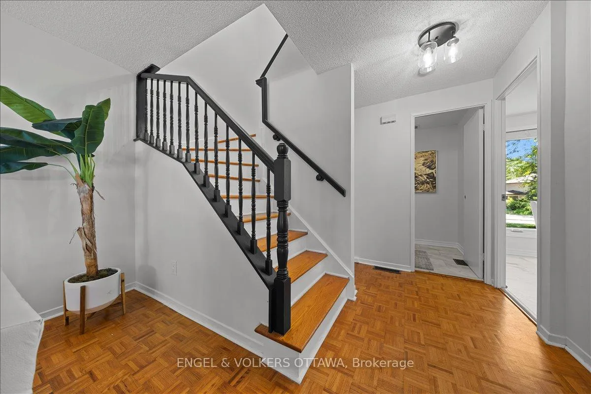Photo 15 of 34 Viewpointe Private, Ottawa, Mooneys Bay/Riverside Park — HOMEH