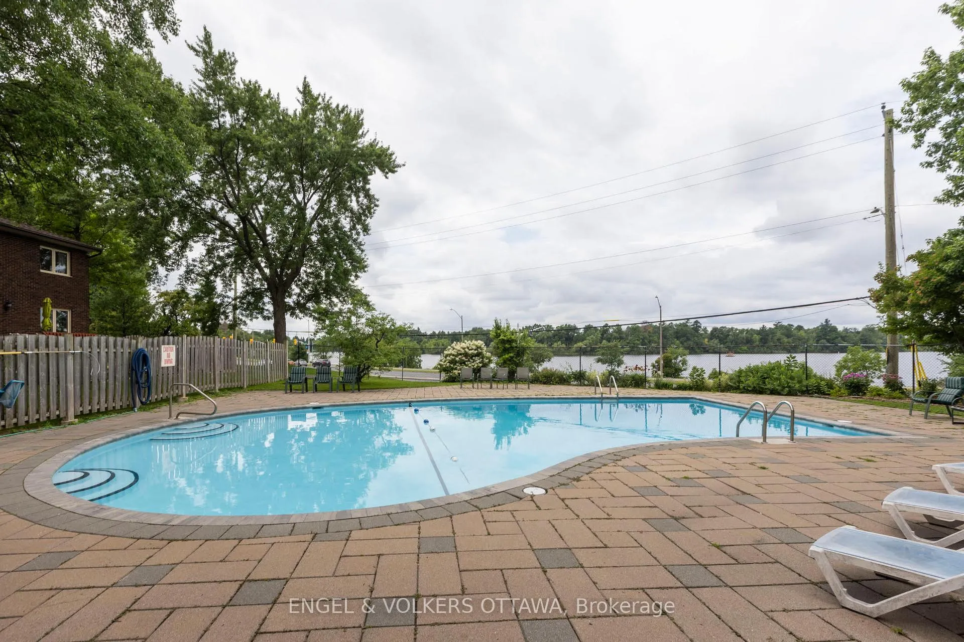 Photo 31 of 34 Viewpointe Private, Ottawa, Mooneys Bay/Riverside Park — HOMEH