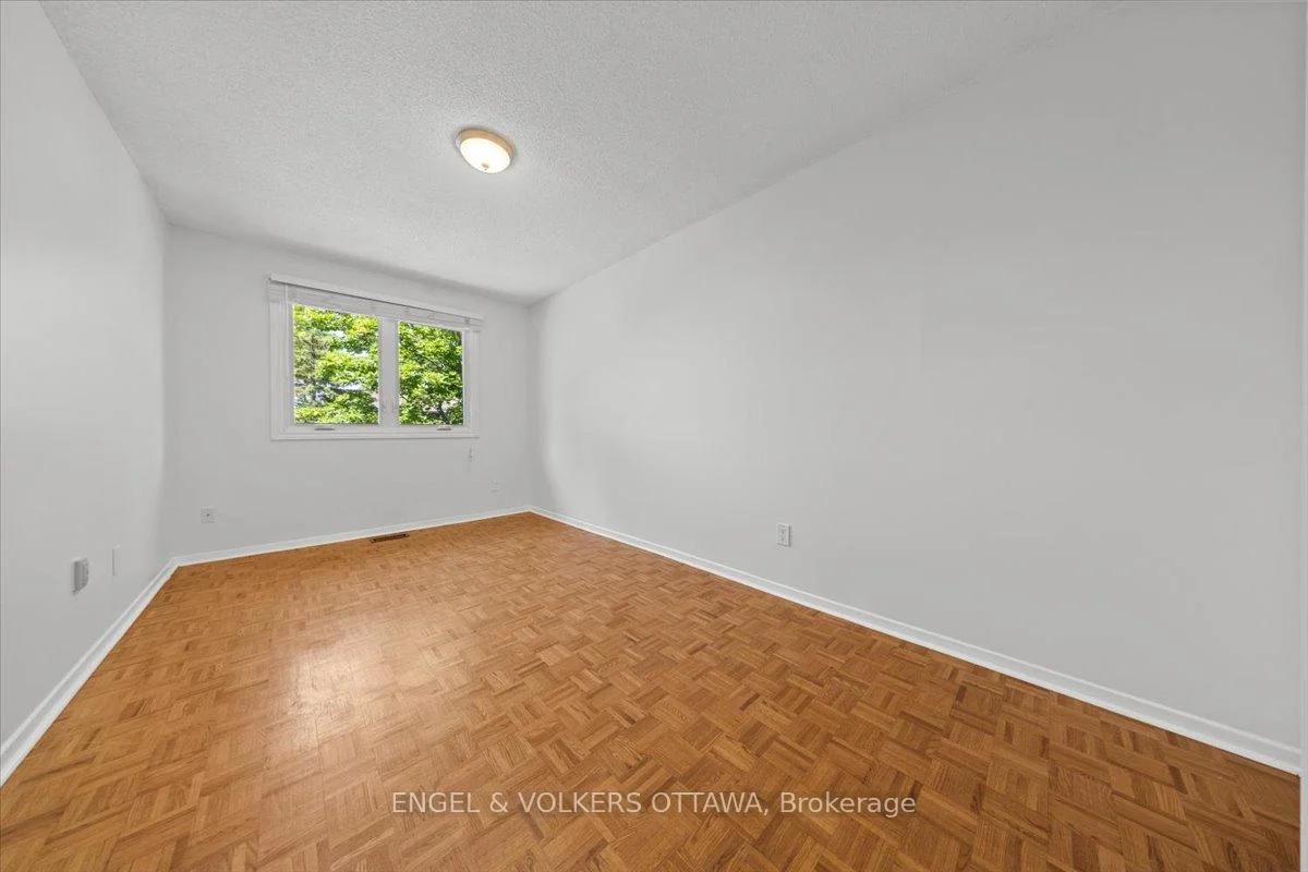 Photo 19 of 34 Viewpointe Private, Ottawa, Mooneys Bay/Riverside Park — HOMEH