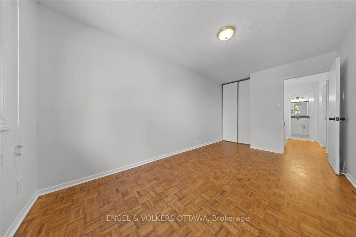 Photo 20 of 34 Viewpointe Private, Ottawa, Mooneys Bay/Riverside Park — HOMEH