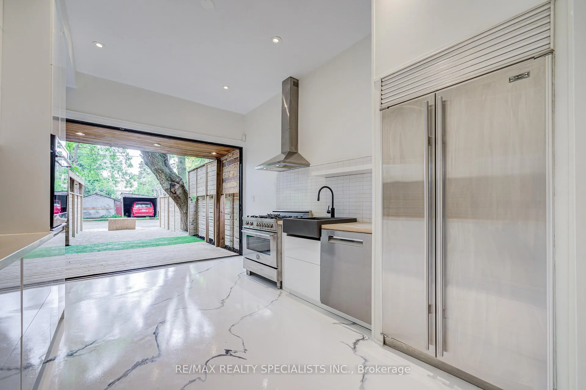 Photo 14 of 10 Saunders Avenue, Toronto, Roncesvalles — HOMEH